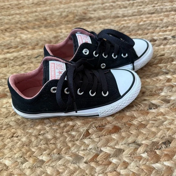 Converse All Stars Girls Little Kid Size 11 Black Low Top Sneakers - Picture 2 of 8